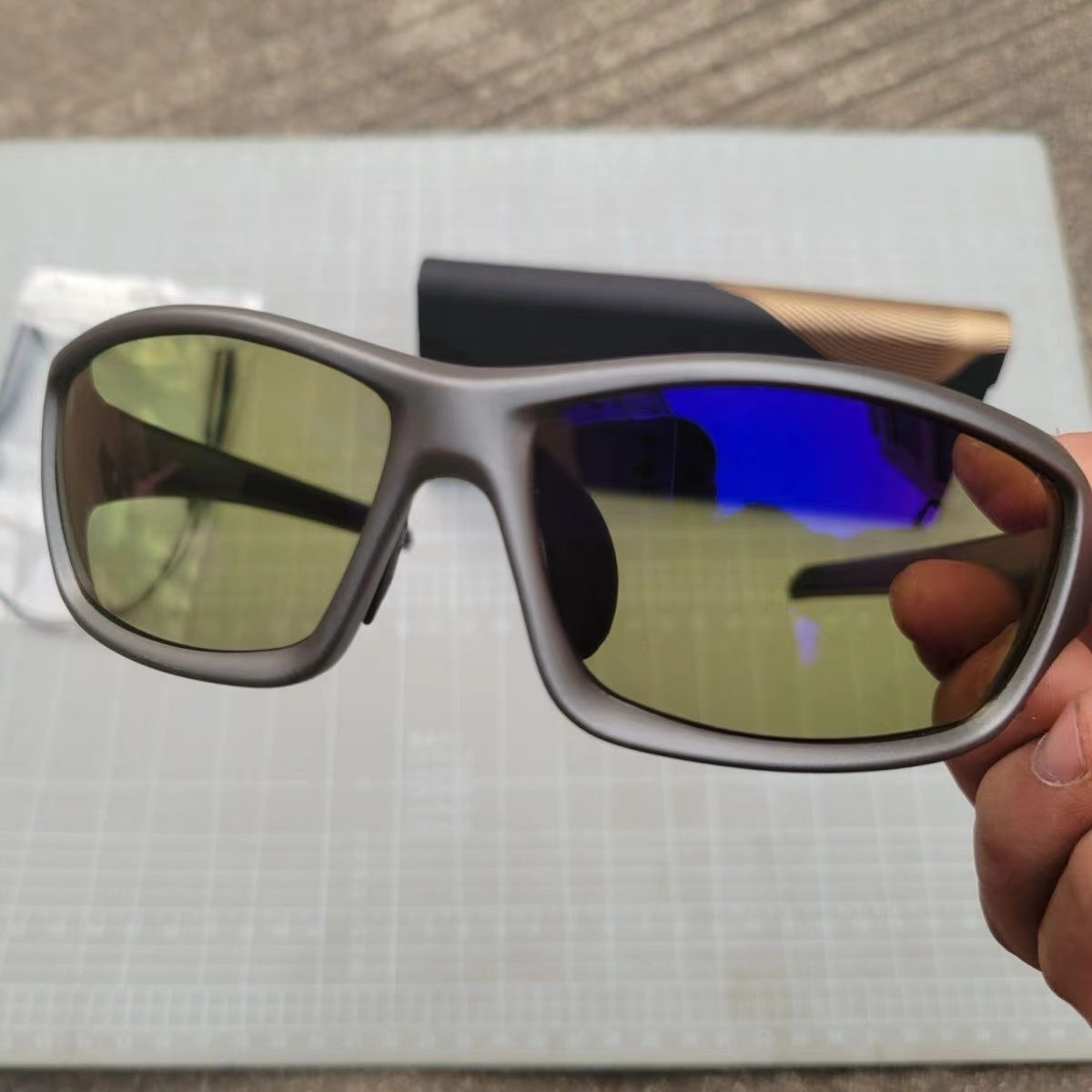 Fishing Glasses Fish Finder Glasses Polarized Sunglasses Yellow Bottom Brightening Glasses Blue Film Yellow Bottom