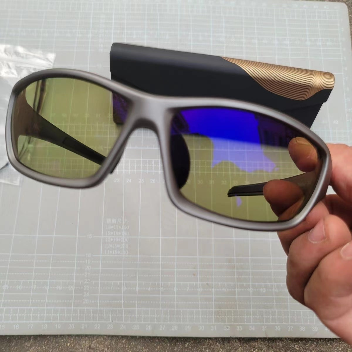 Fishing Glasses Fish Finder Glasses Polarized Sunglasses Yellow Bottom Brightening Glasses Blue Film Yellow Bottom